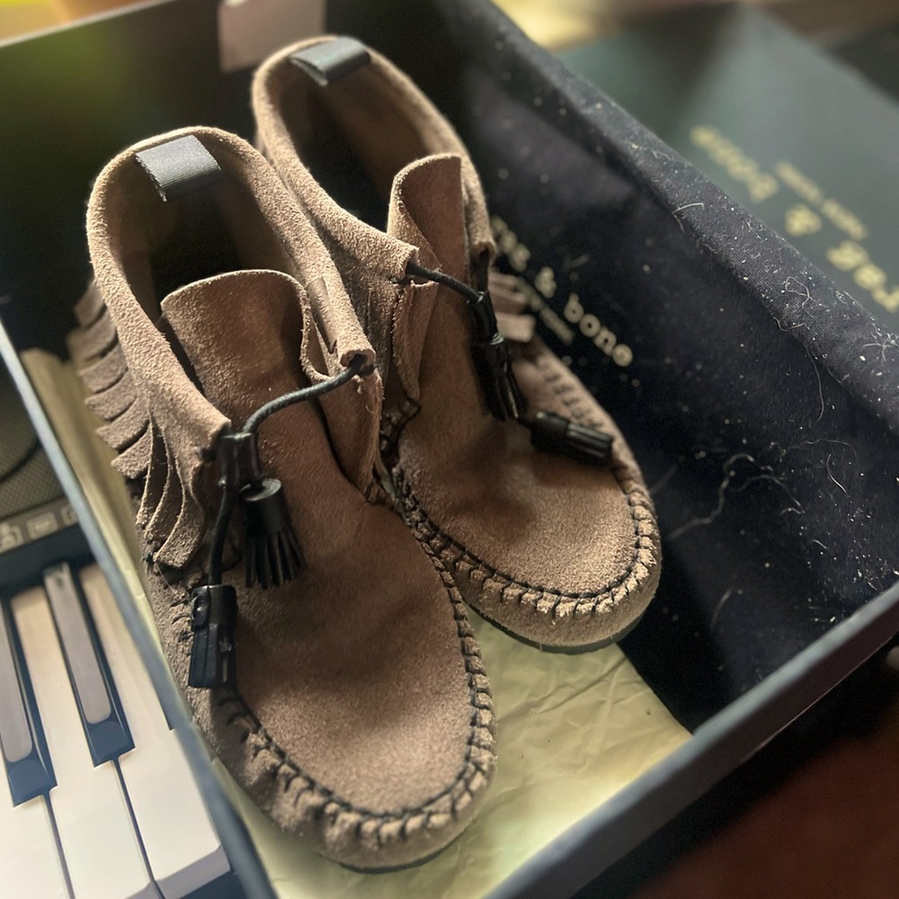 *rag & bone New York* STONE SUEDE GHITA MOCCASIN